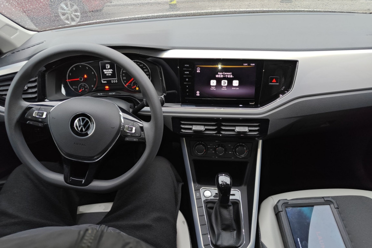 Polo 2023 car image #12