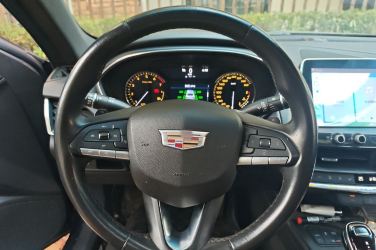2020 car image #12