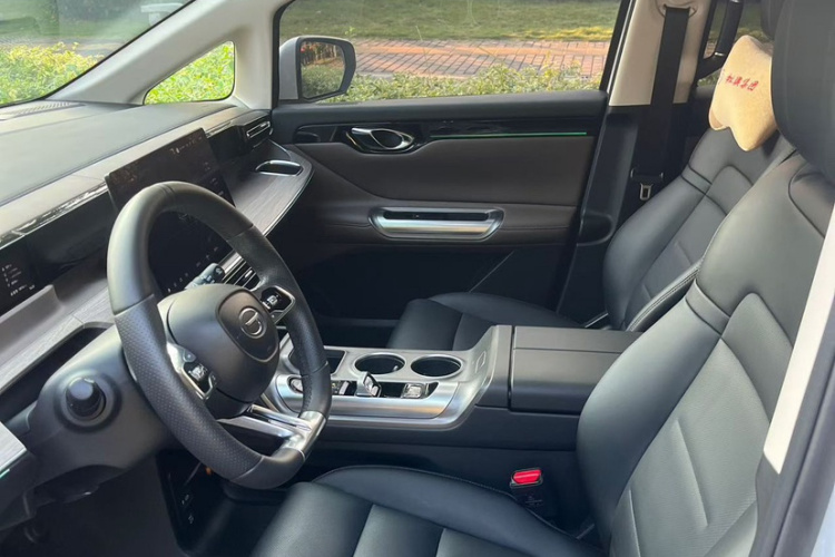 GAC Trumpchi E8 New Energy 2023 car image #12