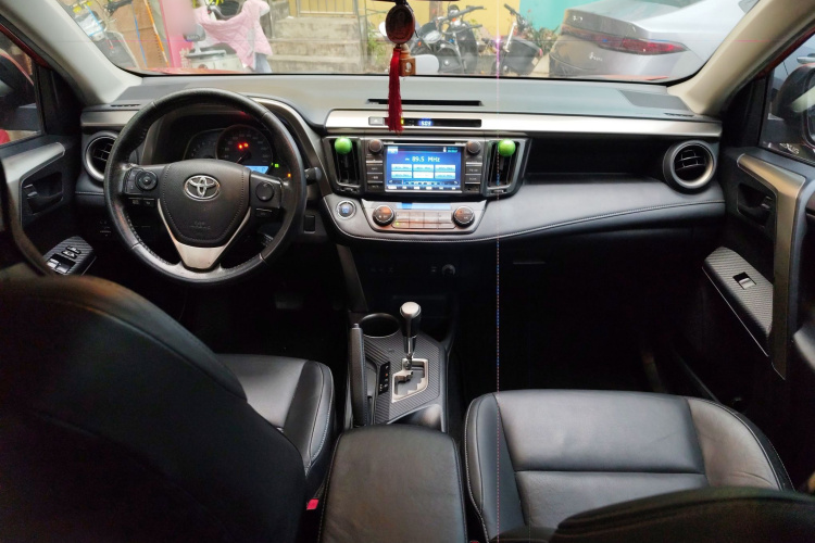 Toyota RAV4 2013 car image #12