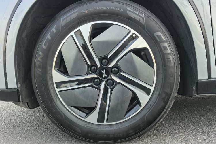 Xpeng G6 2023 صورة سيارة #12