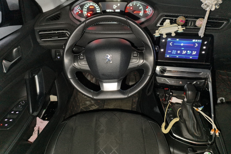Peugeot 308 2016 #12 Peugeot 308 2016 car image #12