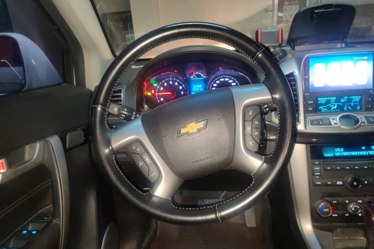 Chevrolet Captiva 2015 #12 Chevrolet Captiva 2015 car image #12