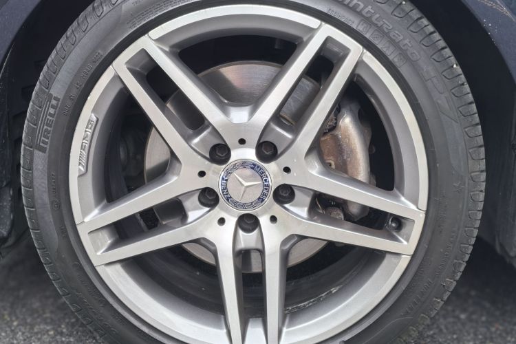 Mercedes-Benz E Class 2015 car image #12