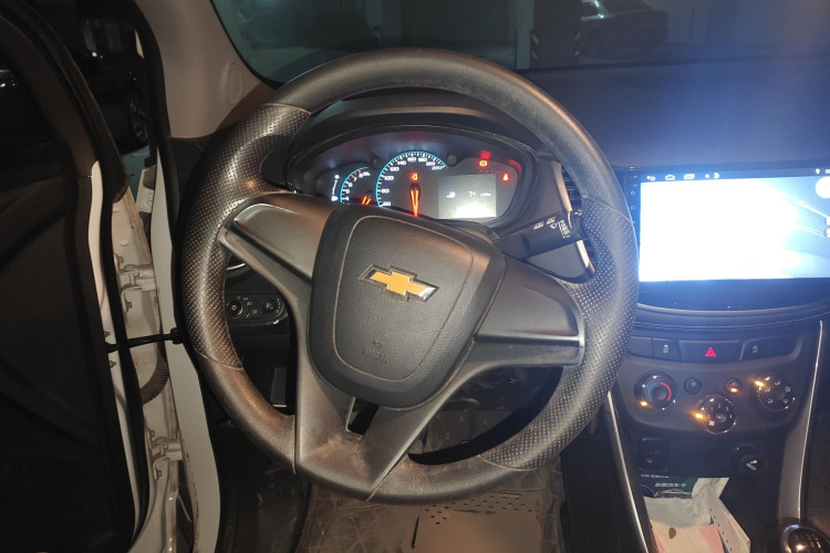 Chevrolet Tracker 2018 car image #12