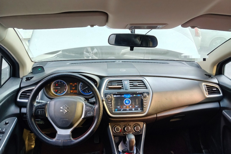 Suzuki S-Cross 2017 immagine di auto #12