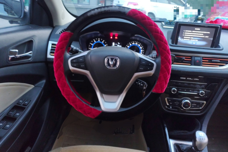 Changan Alsvin V7 2015 car image #12