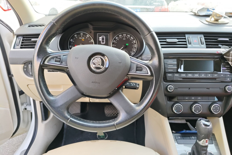 Skoda Octavia 2015 #12 Skoda Octavia 2015 car image #12