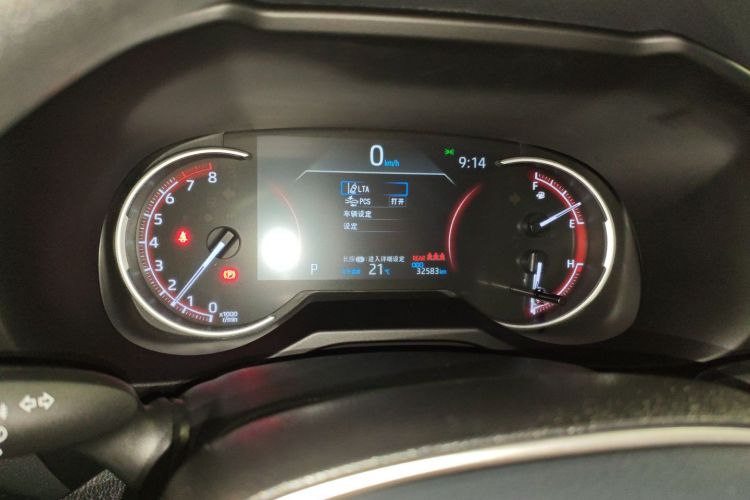 Toyota RAV4 2022 car image #12