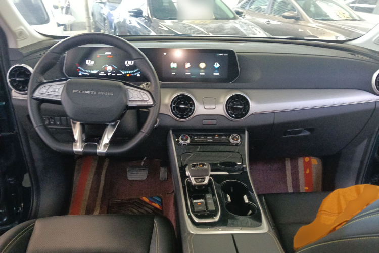 Forthing T5 EVO 2023 car image #12