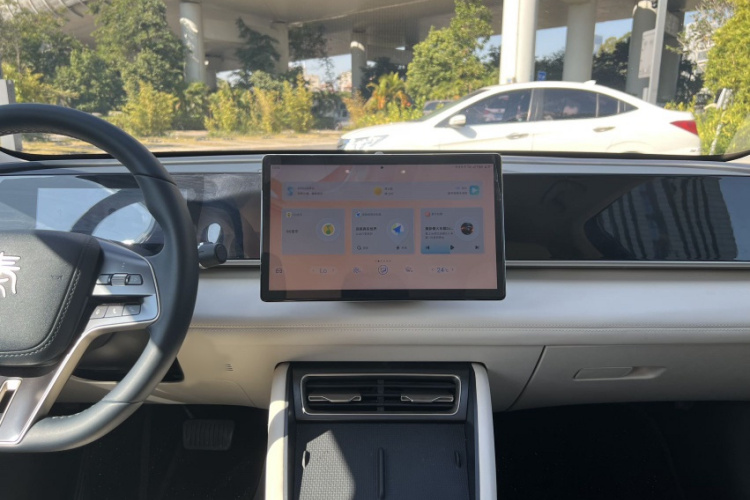 BYD Qin L 2024 #12 BYD Qin L 2024 immagine di auto #12