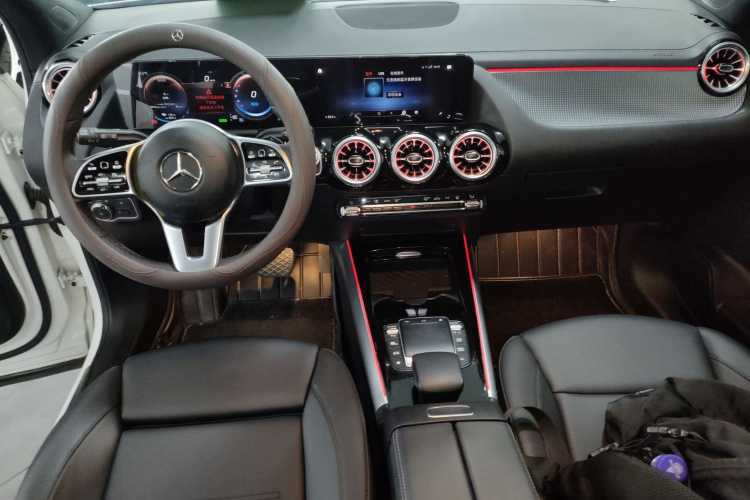 Mercedes-Benz EQA Class 2022 immagine di auto #12