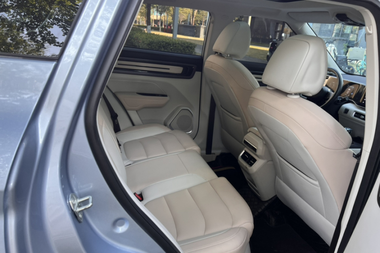 GEELY ICON 2023 car image #12