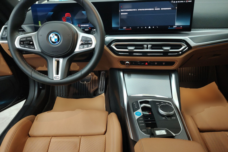 BMW i4 M50 2024 car image #12