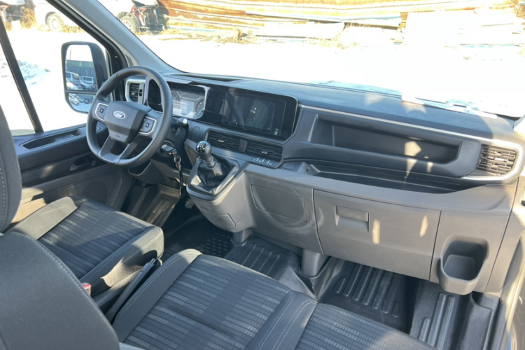 Ford Transit T8 2025 car image #12