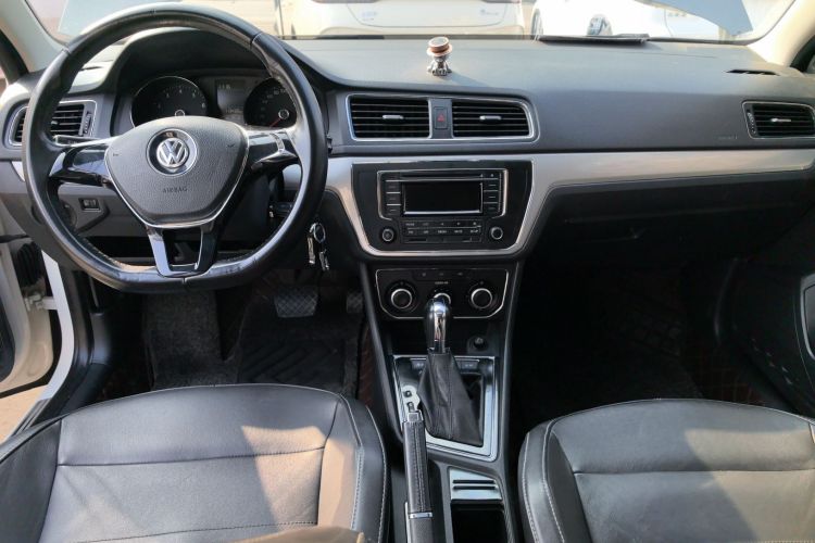 Volkswagen Gran Lavida 2015 car image #12