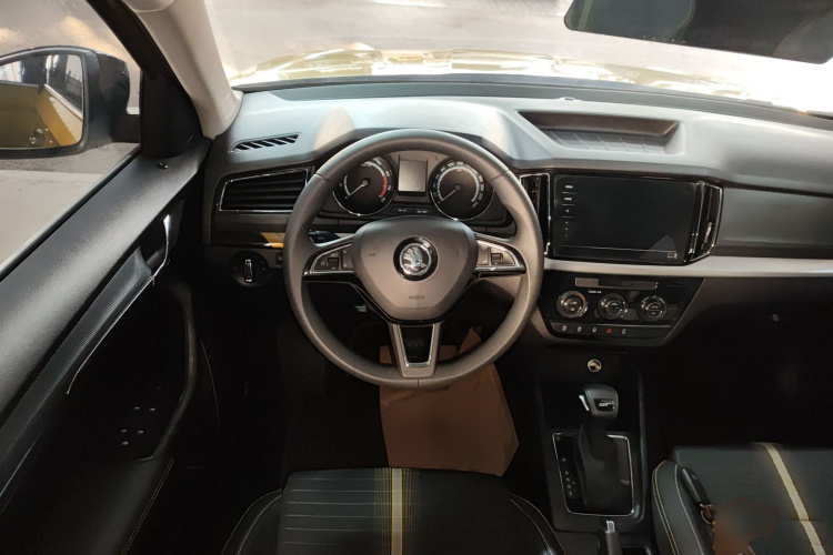 Skoda Kamiq 2019 car image #12