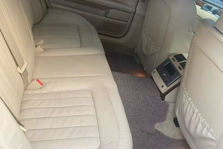 Volkswagen Pheaton 2013 immagine di auto #12