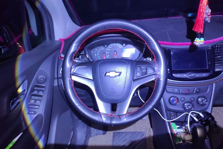 Chevrolet Tracker 2017 #12 Chevrolet Tracker 2017 car image #12