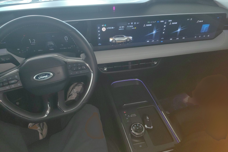 Ford Mondeo 2022 car image #12