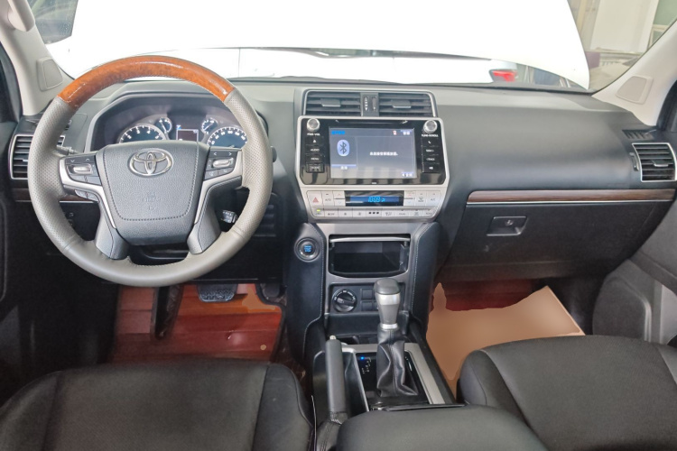 Toyota Land Cruiser Prado 2019 #12 Toyota Land Cruiser Prado 2019 car image #12