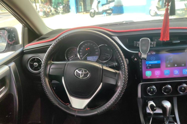 Toyota Corolla 2018 car image #12