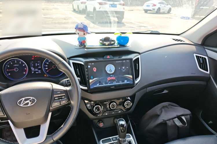 Hyundai ix25 2019 #12 Hyundai ix25 2019 car image #12