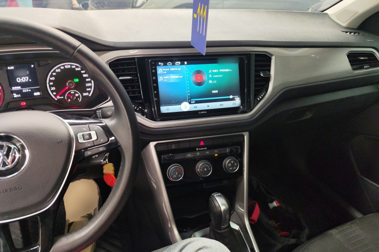 T-Roc 2019 car image #12