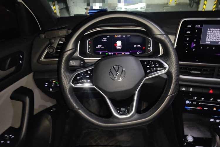 T-Roc 2023 car image #12
