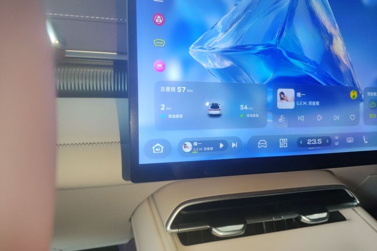 Deepal S07 2025 #12 Deepal S07 2025 car image #12