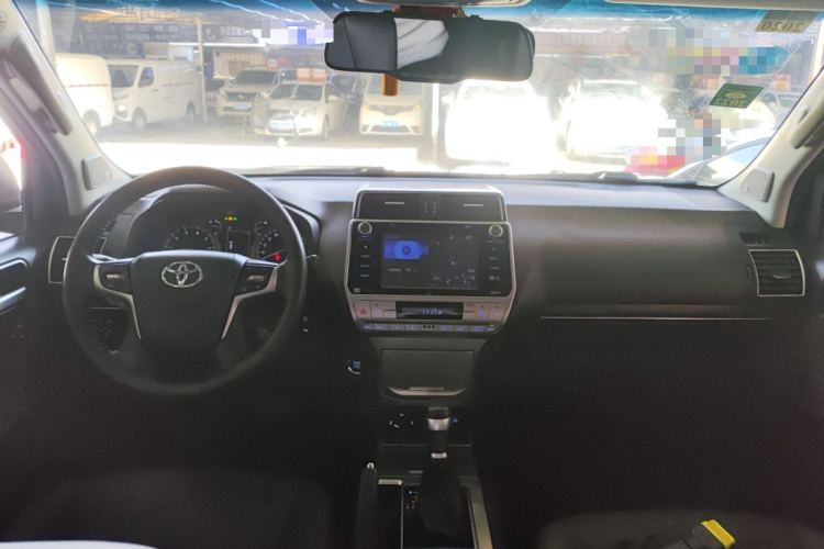 Toyota Land Cruiser Prado 2018 #12 Toyota Land Cruiser Prado 2018 car image #12