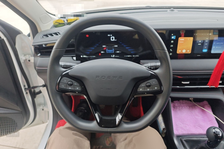 Roewe i5 2025 car image #12