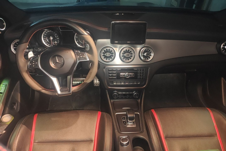 Mercedes-Benz GLA AMG 2015 car image #12