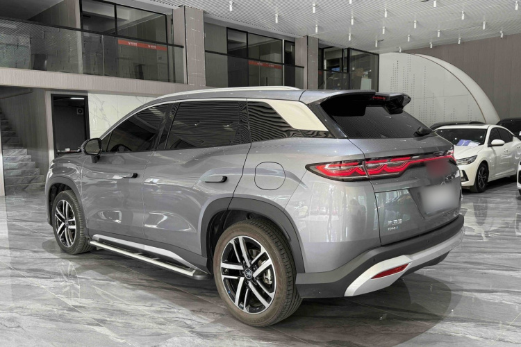 BYD SongL DM-i 2024 #12 BYD SongL DM-i 2024 car image #12