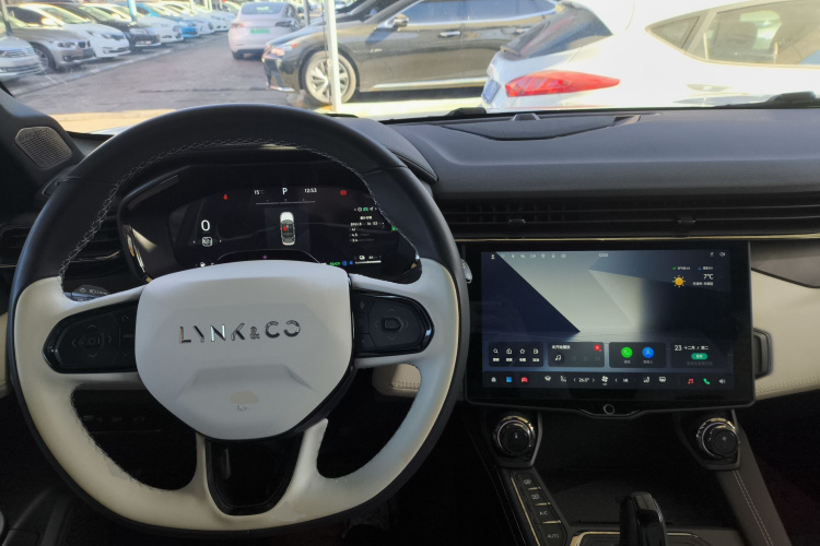 Lynk & Co 01 EM-P 2022 car image #12