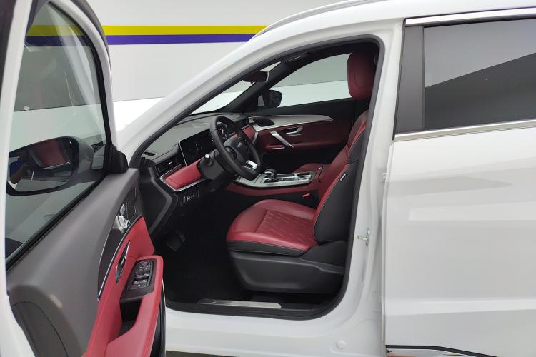 X70 PLUS 2024 car image #12
