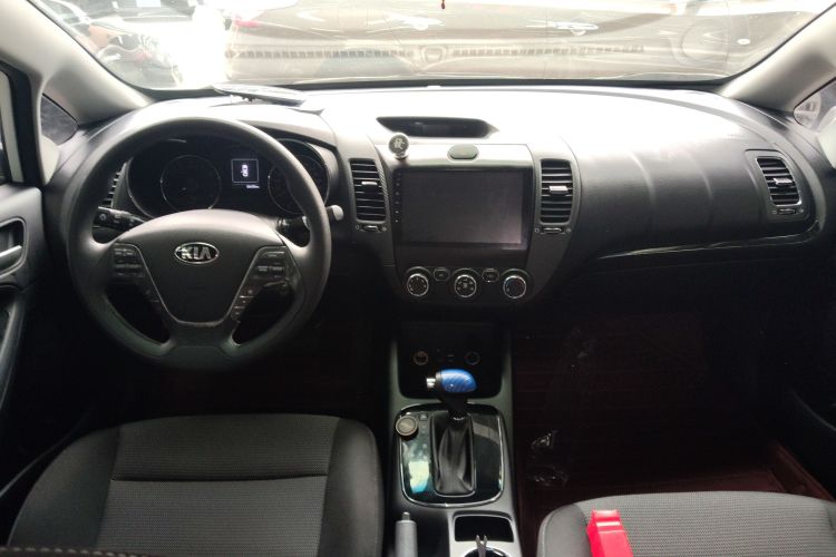 Kia 2017 car image #12