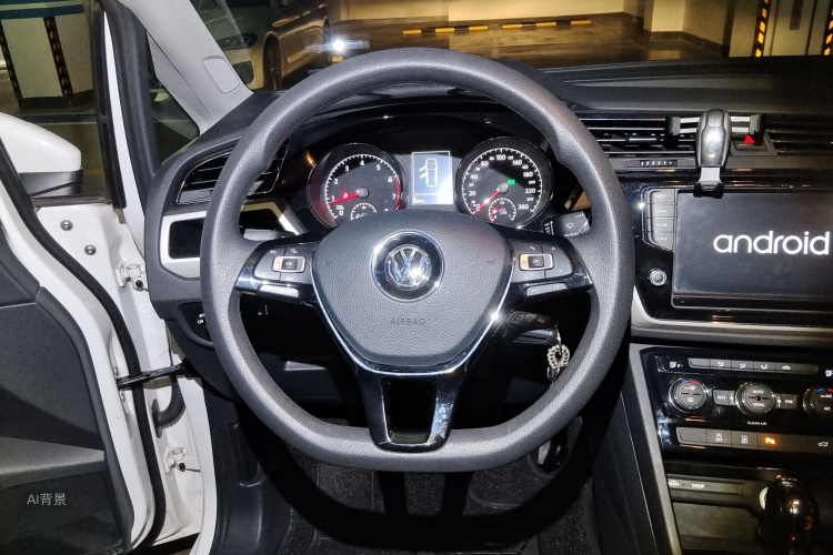 Volkswagen Touran 2018 immagine di auto #12