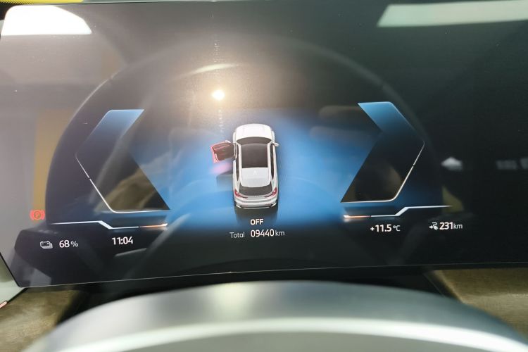 BMW iX1 2025 #12 BMW iX1 2025 car image #12