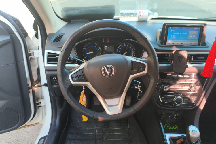 Changan Alsvin V7 2017 car image #12
