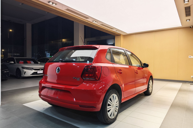 Polo 2018 car image #12
