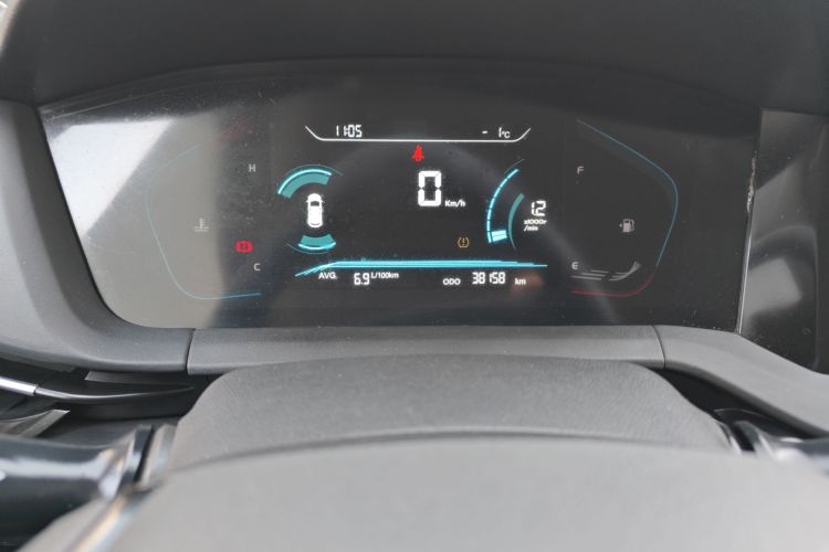 Changan CS15 2020 صورة سيارة #12