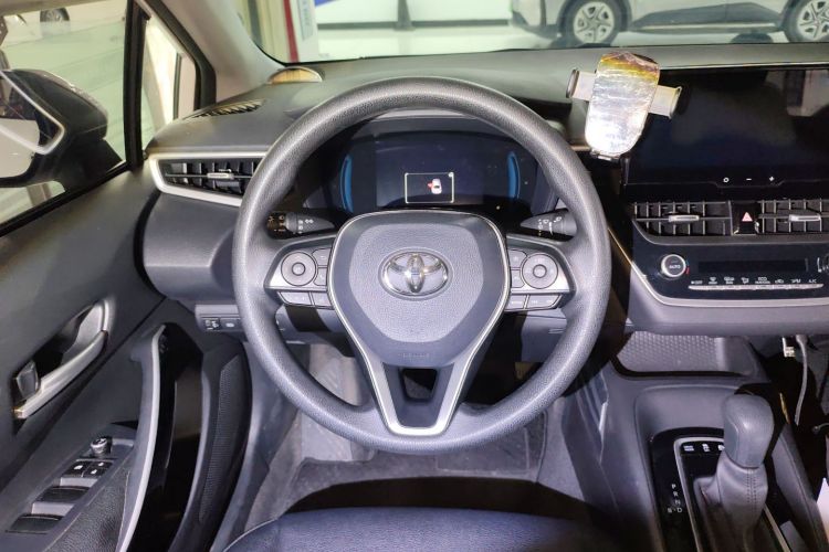 Toyota Corolla 2023 car image #12