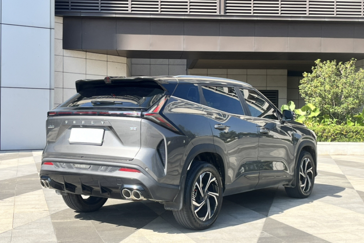 GEELY Boyue 2023 car image #12