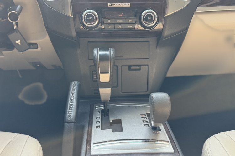Rolls-Royce 2019 car image #12
