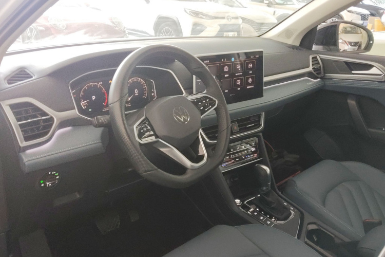 Volkswagen Tharu 2024 car image #12
