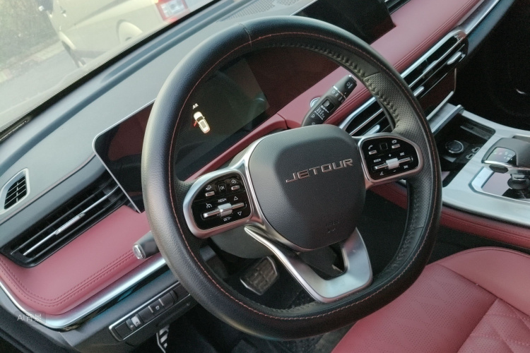 X70 PLUS 2024 car image #12