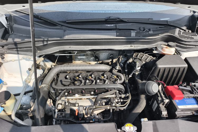 Haval M6 2018 car image #12
