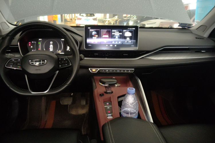 Preface 2022 #12 Preface 2022 immagine di auto #12
