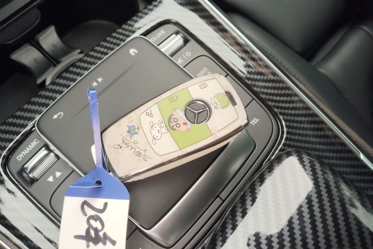 Mercedes-Benz GLB Class 2020 car image #12